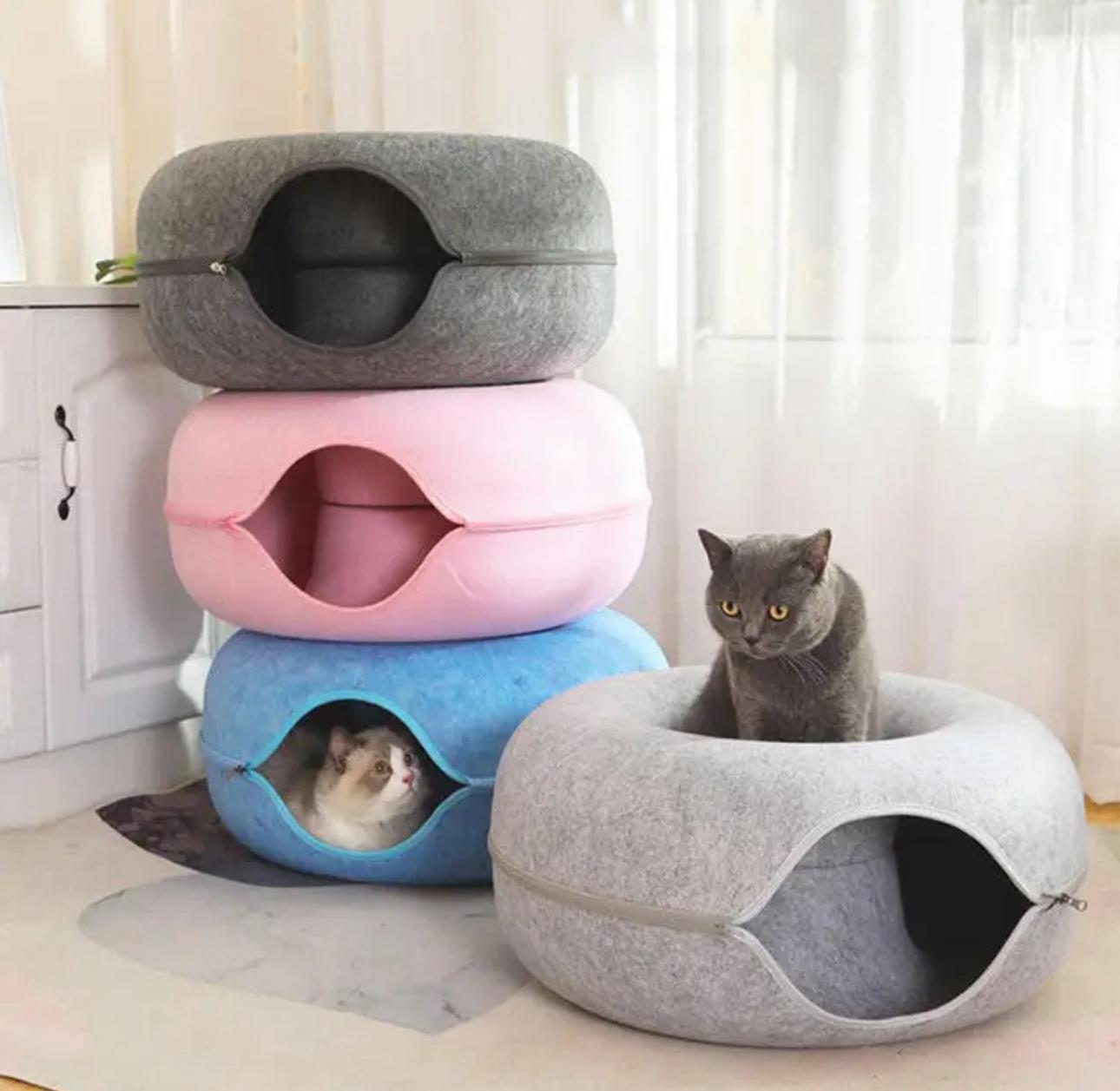 Donut house and toy 🍩 for cats